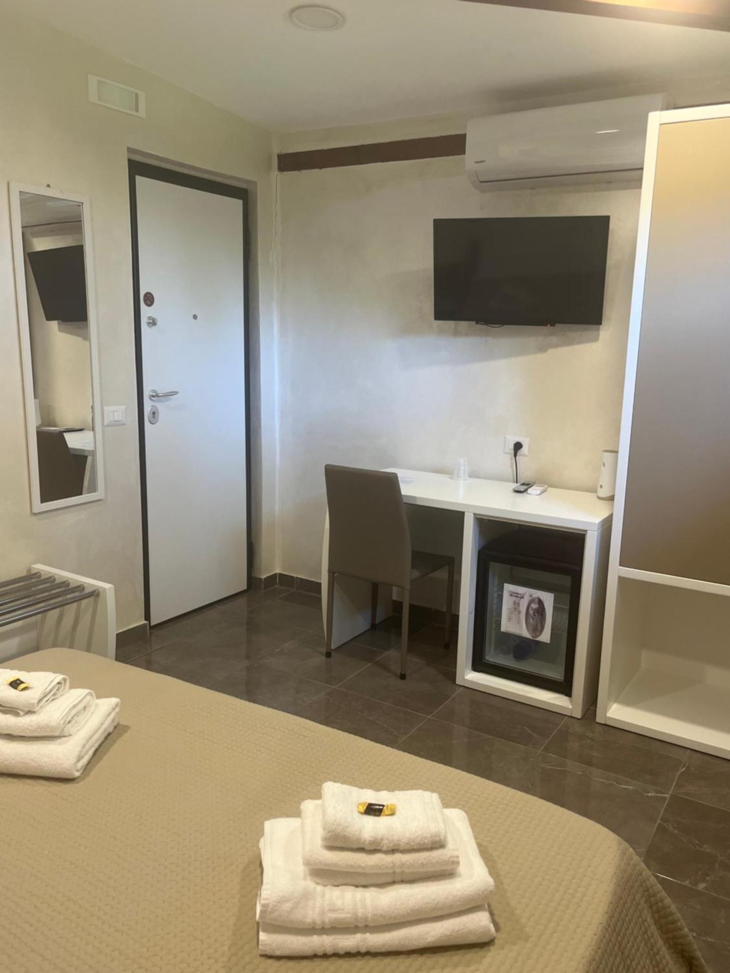 Afrodite Accomodation Тропеа Екстер'єр фото