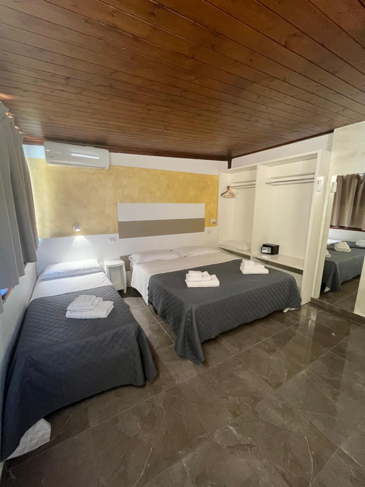 Afrodite Accomodation Тропеа Екстер'єр фото