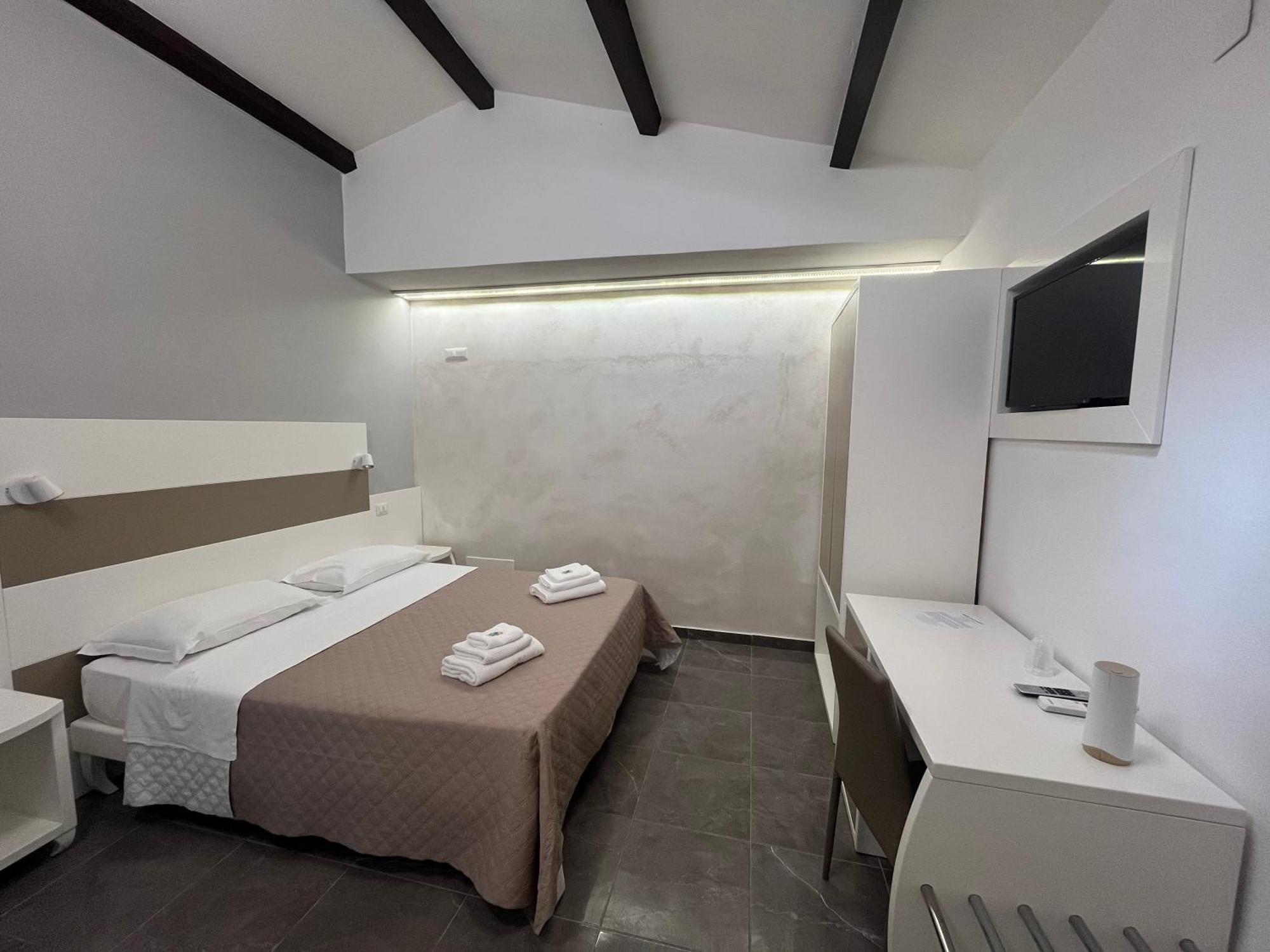 Afrodite Accomodation Тропеа Екстер'єр фото